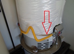 Drip leg - sediment trap missing at gas water line of water heater