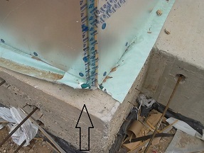 Improper flasing at corner to prevent wedge cracks